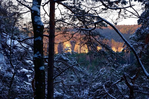 Elbe Sandstone Mountains in winter, view from Rauenstein, Saxony, Germany, Europe