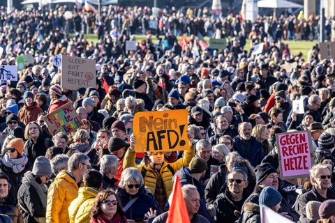 Against right-wing extremism, fascism and the AfD, large demonstration on Schlossplatz with 20, 000