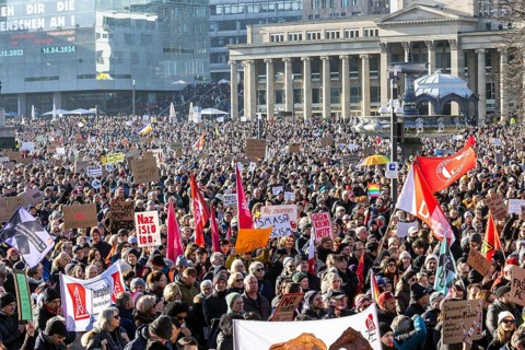 Against right-wing extremism, fascism and the AfD, large demonstration on Schlossplatz with 20, 000
