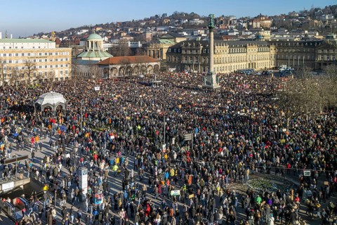 Against right-wing extremism, fascism and the AfD, large demonstration on Schlossplatz with 20, 000