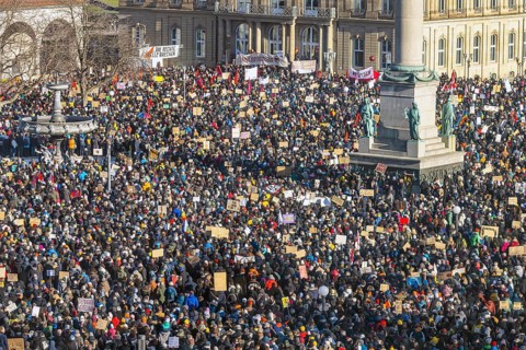 Against right-wing extremism, fascism and the AfD, large demonstration on Schlossplatz with 20, 000