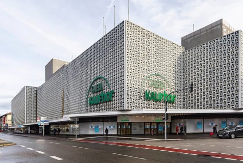 Galeria Kaufhof, closed department stores' after the Benko insolvency, exterior view with logo and