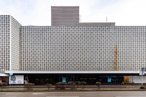 Galeria Kaufhof, closed department stores' after the Benko insolvency, exterior view with logo and