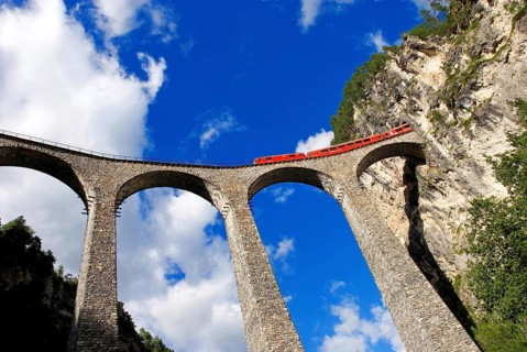 Red Glacier Express on Landwasserviaduct, bei Filisur, Grisons, Switzerland, Europe