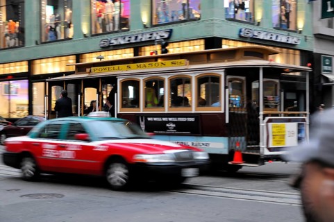 Historic streetcar, Cable Car on Hyde Street, San Francisco, California, USA, North America