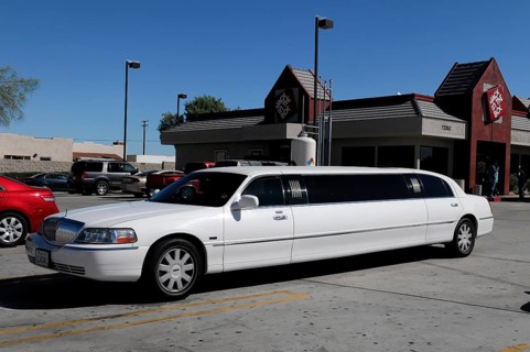 Stretch Limousine LNS Series, petrol station, rest area, California USA