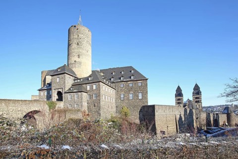 Genoveva Castle built in the 13th century with keep Goloturm, neo-Romanesque Herz-Jesu-Kirche built