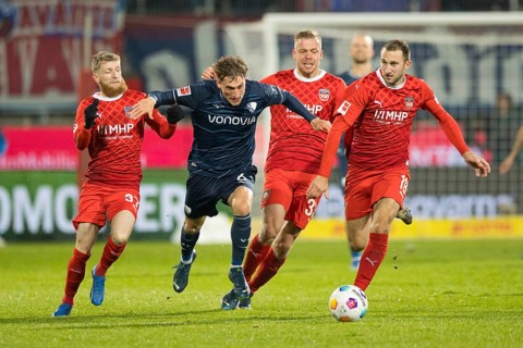 Football match, Jan-Niklas BESTE 1.FC Heidenheim left, Lennard MALONEY 1.FC Heidenheim right and