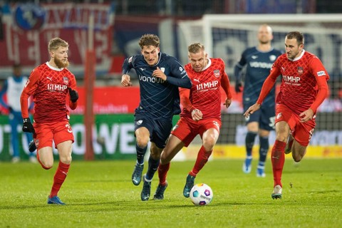 Football match, four-player match between from left to right: Jan-Niklas BESTE 1.FC Heidenheim,