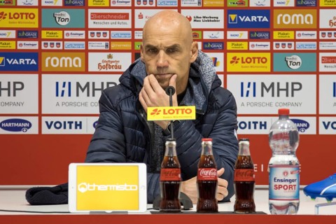 Football match, coach Thomas LETSCH VFL Bochum reflecting at the post-match press conference,