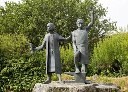 Statues commemorating peasant uprising of 1497, St Keverne, Lizard Peninsula, Cornwall, England, UK