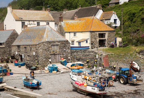 Fishing boats on beach, Cadgwith, Lizard peninsula, Cornwall, England, UK