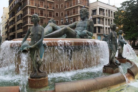 La Fuente del Turía, water fountain and statues commemoration of Turia river, Plaza de la Virgen,