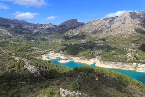 Reservoir lake, Embassament de Guadalest, Valley of Gaudalest, Alicante province, Spain, Europe