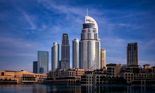 Hotel The Address Downtown, Dubai Mall and Souk Al Bahar, shopping centre, skyscrapers,