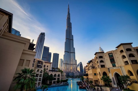 Burj Khalifa, Lake Burj Khalifa, Souk Al Bahar, shopping centre, Logo EMAAR, Downtown, evening