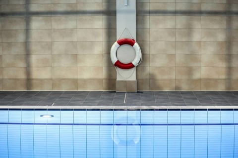 Lifebuoy swimming pool of the reopened Tiergarten municipal swimming pool, Berlin, 22/01/2024