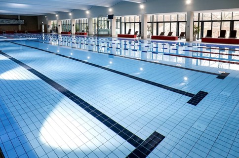 Berlin, 22.01.2024, View into the swimming pool of the reopened Tiergarten municipal swimming pool