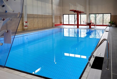Diving tower in the reopened Tiergarten municipal swimming pool, Berlin, 22/01/2024