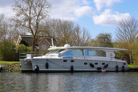Tourist infrastructure, solar catamaran, solar-powered catamaran, 18 metre long electrically