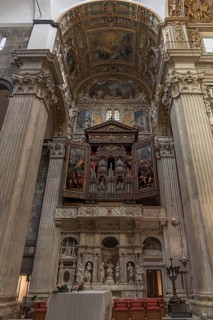 Organ loft in the Cathedral of San Lorenzo, foundation stone laid in 1098, Piazza San Lorenzo,