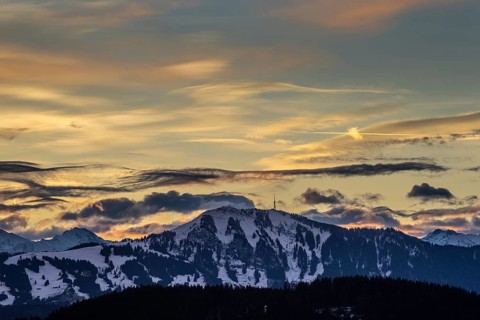 Sunrise in winter over the snow-covered Grünten in the Allgäu Alps, Bavaria, Germany, Europe