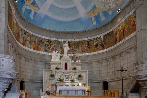 Interior view, altar, Santuario de Canta Luzia, Montanha de Santa Luzia, Viana do Castelo,