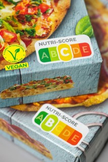 NUTRI-SCORE label, nutritional labelling system, packaging from MIA PINSA made from sourdough,