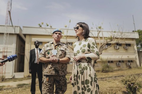 (R-L) Annalena Bärbock (Alliance 90/The Greens), Federal Foreign Minister, and Colonel Hans Peter