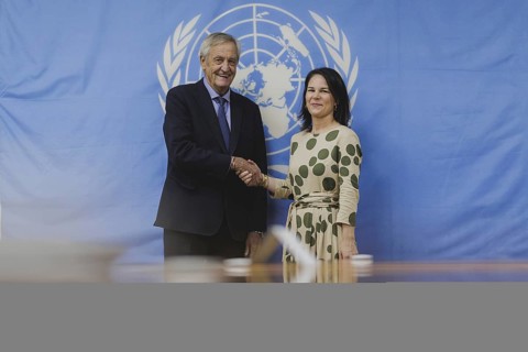 (R-L) Annalena Bärbock (Alliance 90/The Greens), Federal Foreign Minister, and Nicholas Haysom,