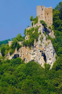 Ruin Reussenstein, ruin of a rock castle above Neidlingen, rock above the Neidlingen valley,