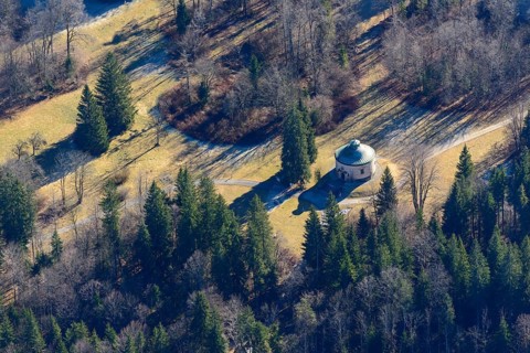 Reisacher Wasserschloesschen, moated castle, Montgolfiade Tegernseer Tal, Balloon Week Tegernsee,