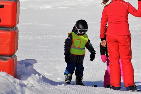 Children at the ski school in the ski resort of Serfaus, Fiss, Ladis (Tyrol, Austria)