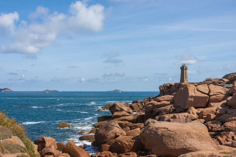 Phare de Ploumanac'h, officially Phare de Mean Ruz, Cote de Granit Rose, Departement Cotes-d'Armor,