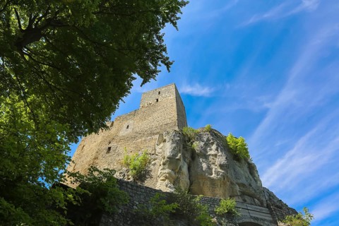 Ruin Reussenstein, ruin of a rock castle above Neidlingen, rock above the Neidlingen valley,