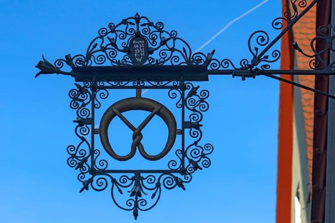Historic nose sign of a bakery from 1632, Egloffstein, Upper Franconia, Bavaria, Germany, Europe