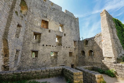 Ruin Reussenstein, ruin of a rock castle above Neidlingen, rock above the Neidlingen valley,