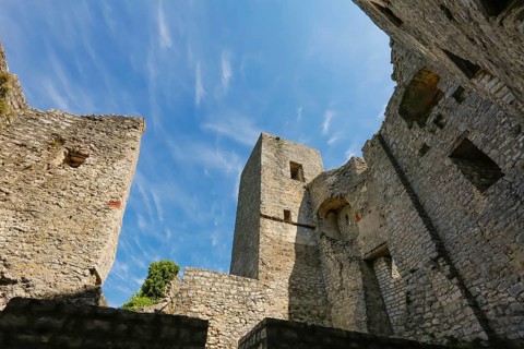Ruin Reussenstein, ruin of a rock castle above Neidlingen, rock above the Neidlingen valley,