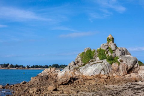 Rocher de la Sentinelle, guardhouse on the rock, Port Blanc, Penvenan, Cotes-d'Armor, Brittany,