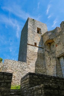 Ruin Reussenstein, ruin of a rock castle above Neidlingen, rock above the Neidlingen valley,