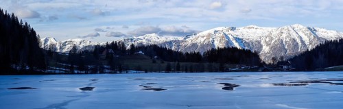 Winter mood, frozen Gleinkersee, behind the Sengsengebirge, panoramic view, Spital am Pyhrn, Totes