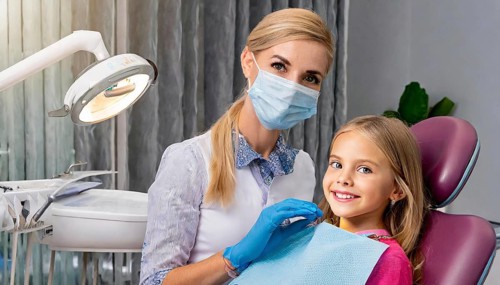 AI generated, dentist treats a little girl, dentist, blonde, 30, 35, years, dental treatment,