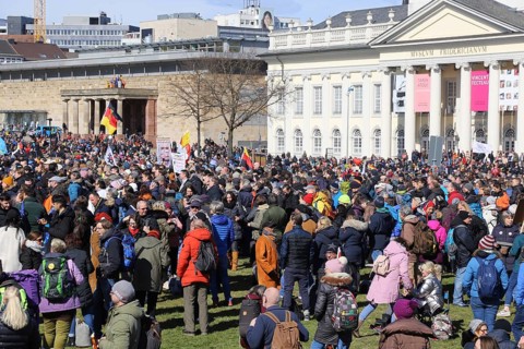 Large demonstration by critics of the corona measures in Kassel: Protests took place simultaneously