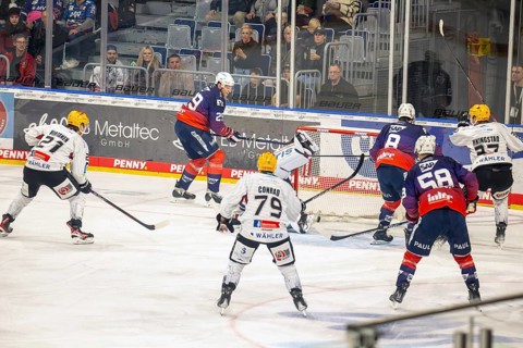 Game scene Adler Mannheim against Fischtown Pinguins Bremerhaven (PENNY DEL, German Ice Hockey