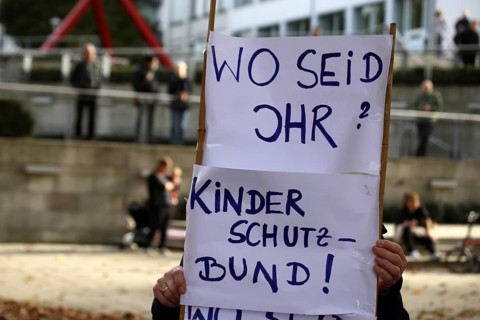 Corona protests in Mannheim: Several hundred opponents of the current corona measures gather at a