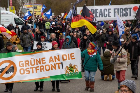 A large peace demonstration took place in Ramstein. Several thousand participants demonstrated