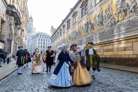 LUST & PASSION & JOY OF LIFE, for the joy of the masquerade, the Elbvenezian Carnival took place in