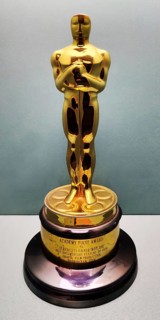Oscar for Bernhard Grizmek for the documentary film Serengeti must not die, Haus der Geschichte,