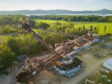 The excavator 1452 with the type designation SRs 1200 is a bucket wheel excavator that was