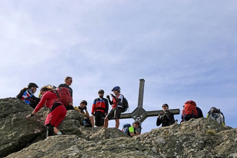 Mountain bike tour through the Bavarian Forest with the DAV Summit Club: stopover on the summit of